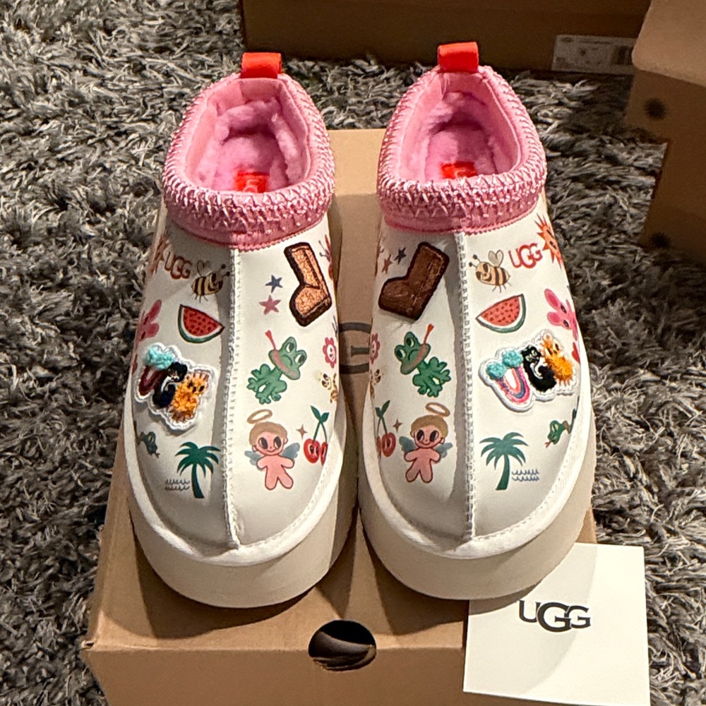UGG Women's White and Pink Slip-On Shoes Tazz Pop Sketch